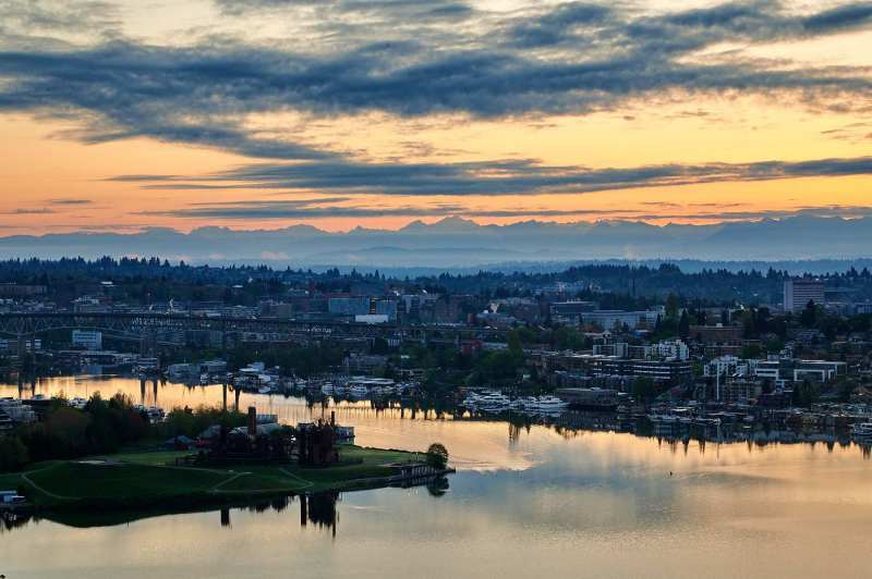 Gasworks Park just before sunrise