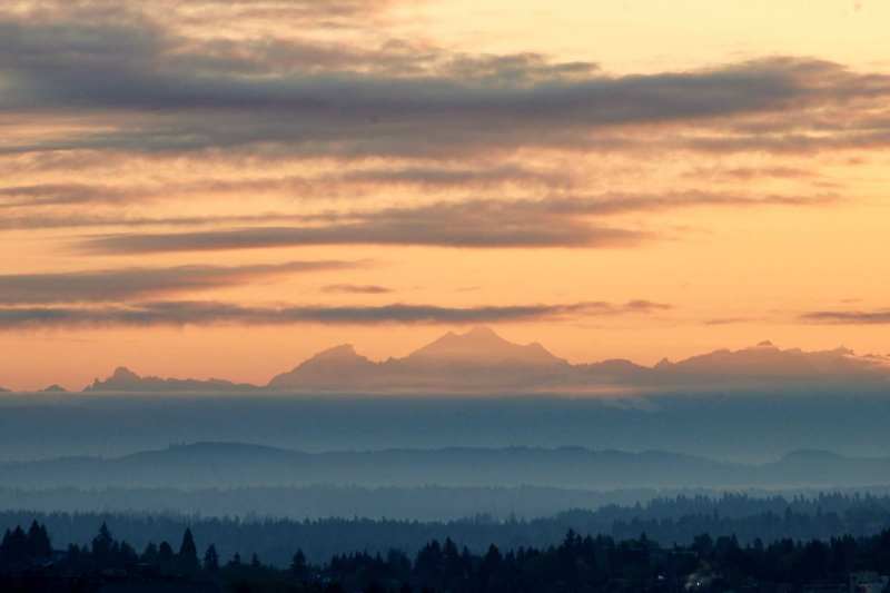 Mt Pilchuk and Glacier Peak at sunrise