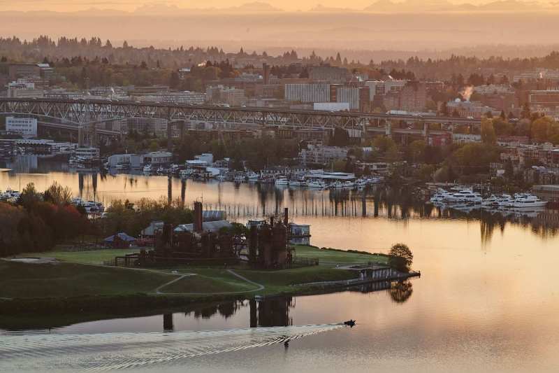 Gasworks Park just after sunrise